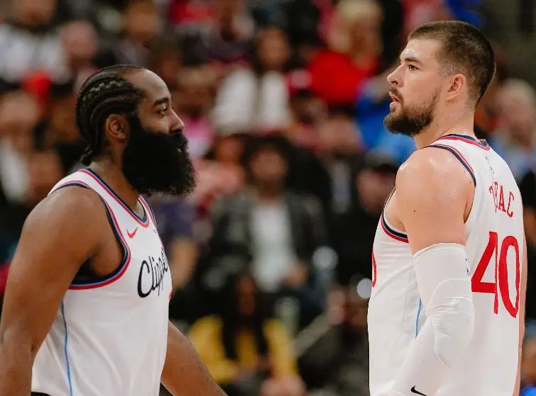 盈富优配 祖巴茨吃饼小卡30分，哈登20+13率队掀翻开拓者，快船2连胜宣战勇士